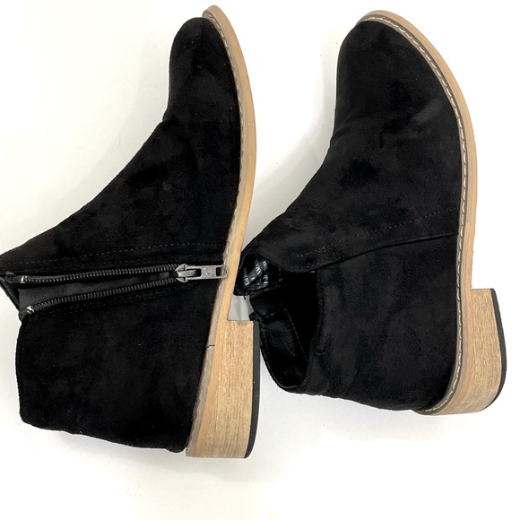 SEVEN 7 ~Womens Black Vegan Suede Booti Ankle Boots Side Zip Size 9 - Picture 6 of 14